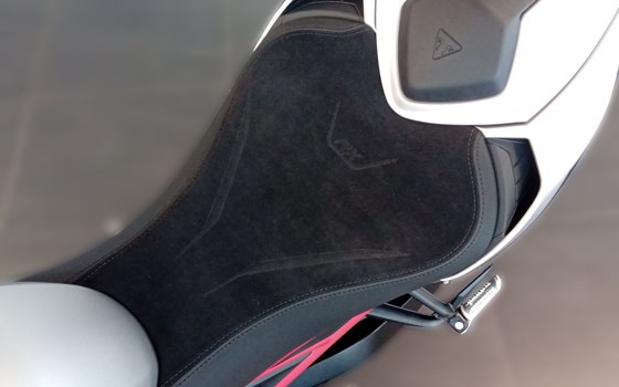 Neufahrzeug Triumph Street Triple 765 RX - Bild 8