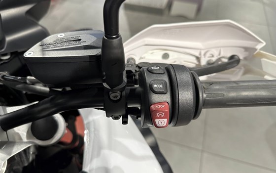 Motorrad Occasion BMW F 750 GS - Bild 12