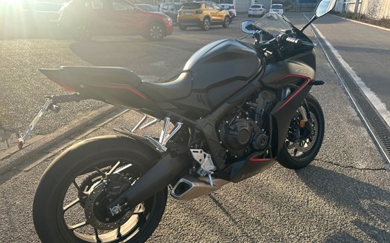Gebrauchtmotorrad Honda CBR650R - Bild 3