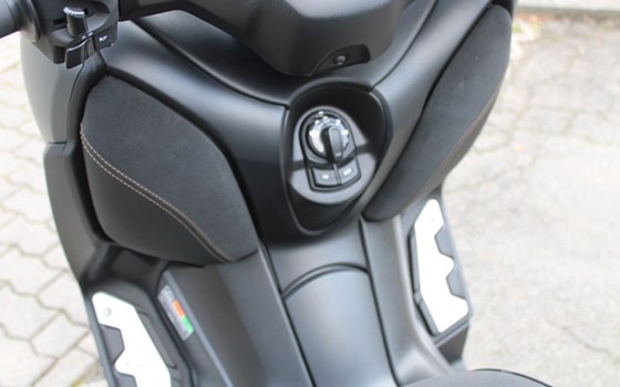 Gebrauchtmotorrad Yamaha XMAX 300 Tech MAX - Bild 16