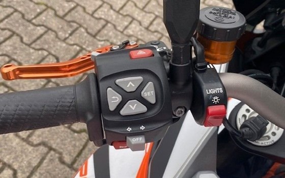 Gebrauchtmotorrad KTM 1290 Super Duke GT - Bild 10