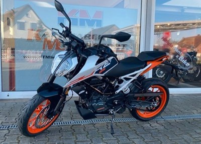GEBRAUCHTFAHRZEUG KTM 125 Duke