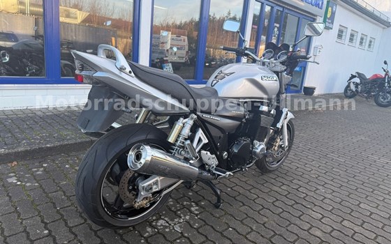Gebrauchtmotorrad Suzuki GSX 1400 - Bild 2