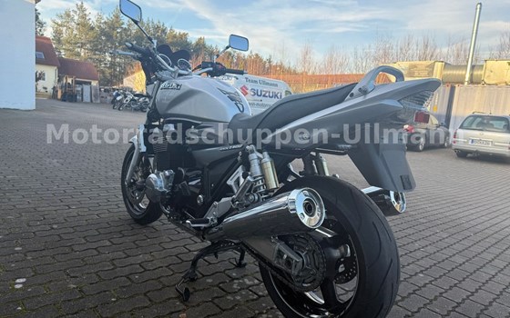 Gebrauchtmotorrad Suzuki GSX 1400 - Bild 4