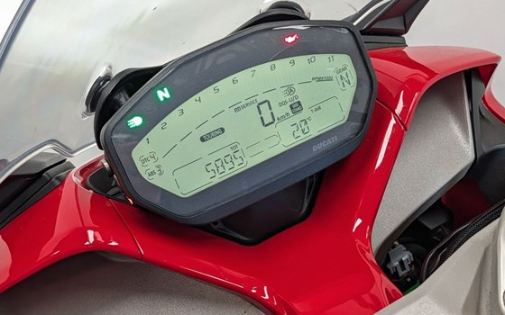 Gebrauchtmotorrad Ducati SuperSport S - Bild 6