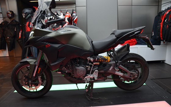 Gebrauchtmotorrad Ducati Multistrada V2 S - Bild 1