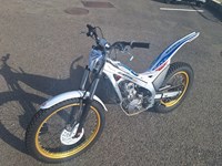 Gebrauchtmotorrad Honda Montesa COTA 4RT 260 nur 2,6 Betriebsstunden