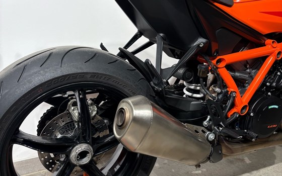 Gebrauchtmotorrad KTM 1390 Super Duke R - Bild 4