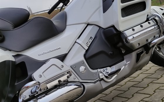 Gebrauchtmotorrad Honda GL 1800 Goldwing - Bild 9