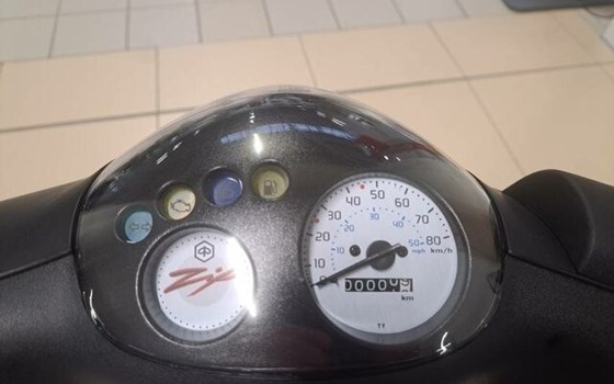 Gebrauchtmotorrad Piaggio ZIP 50 - Bild 10