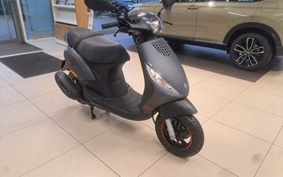 Gebrauchtmotorrad Piaggio ZIP 50 - Bild 3