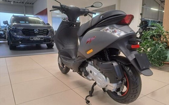 Gebrauchtmotorrad Piaggio ZIP 50 - Bild 7