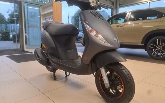 Gebrauchtmotorrad Piaggio ZIP 50 - Bild 9