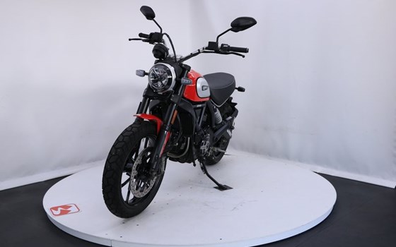 Gebrauchtmotorrad Ducati Scrambler Icon - Bild 3