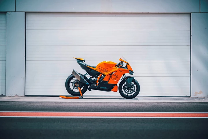 KTM 990 RC R (orange) - Bild 10