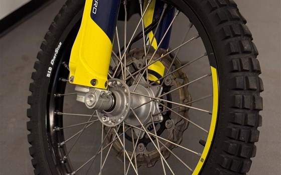Gebrauchtmotorrad Husqvarna 701 Enduro - Bild 5