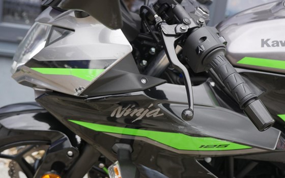 Gebrauchtmotorrad Kawasaki Ninja 125 - Bild 11
