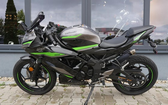 Gebrauchtmotorrad Kawasaki Ninja 125 - Bild 2