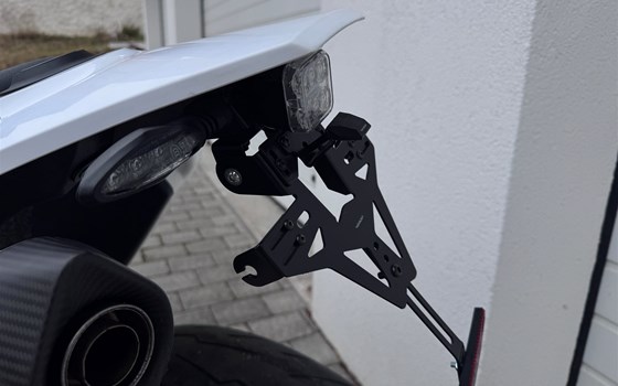 Gebrauchtmotorrad Husqvarna 701 Supermoto - Bild 9