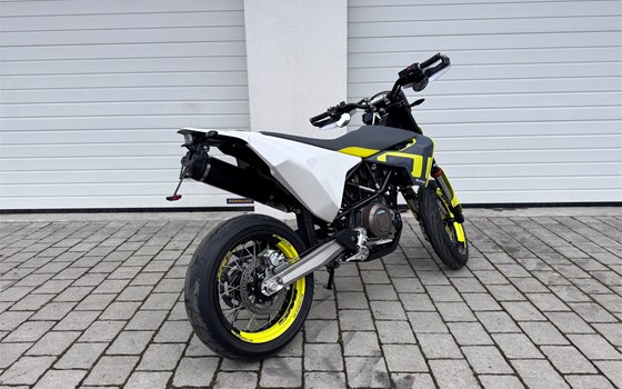 Gebrauchtmotorrad Husqvarna 701 Supermoto - Bild 3