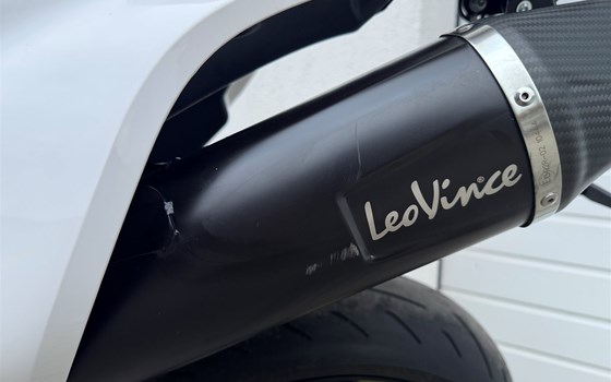 Gebrauchtmotorrad Husqvarna 701 Supermoto - Bild 13