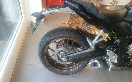 Gebrauchtmotorrad Honda CB650R - Bild 3