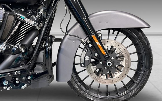 Motorrad Occasion Harley-Davidson Road King Classic FLHRC - Bild 9