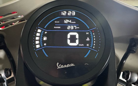 Gebrauchtmotorrad Vespa GTV Sei Giorni 300hpe - Bild 30