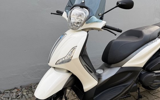 Gebrauchtmotorrad Piaggio Beverly 350ie Sport Touring - Bild 5