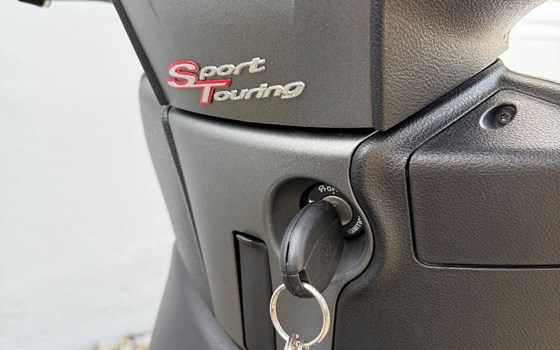 Gebrauchtmotorrad Piaggio Beverly 350ie Sport Touring - Bild 8