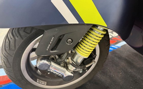 Gebrauchtmotorrad Vespa GTS 300 Super Tech - Bild 15