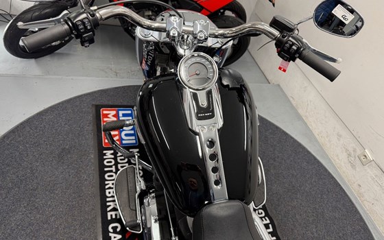 Gebrauchtmotorrad Harley-Davidson Softail Fat Boy 114 FLFBS - Bild 8