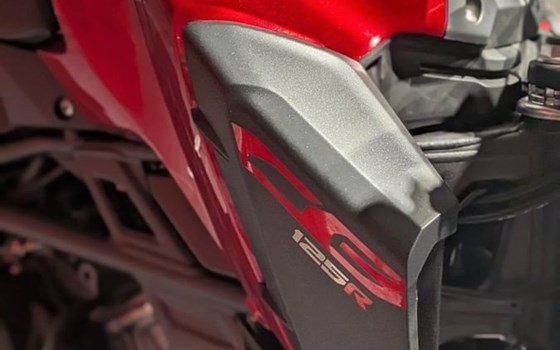 Gebrauchtmotorrad Honda CB125R - Bild 3