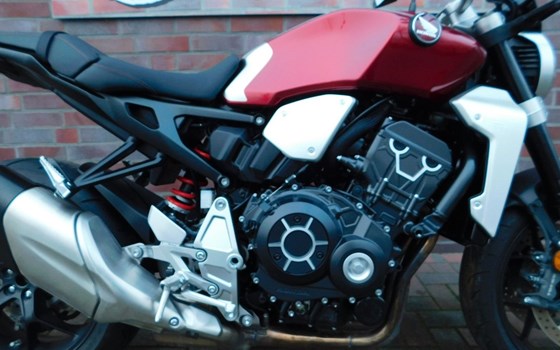 Gebrauchtmotorrad Honda CB 1000 R - Bild 18