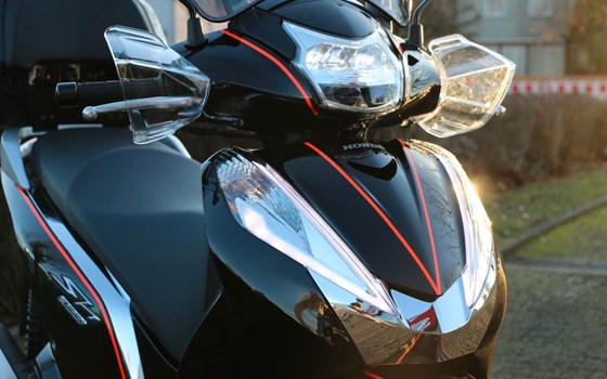 Gebrauchtmotorrad Honda SH300i - Bild 11