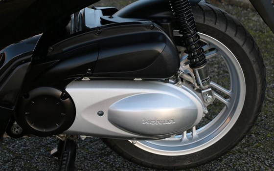 Gebrauchtmotorrad Honda SH300i - Bild 15