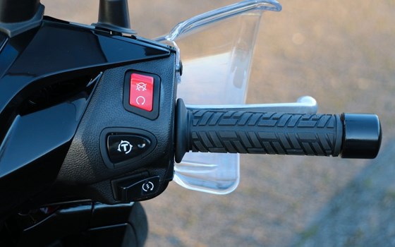 Gebrauchtmotorrad Honda SH300i - Bild 5