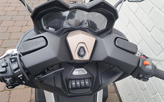 Neufahrzeug Kymco AK 575i ABS Premium - Bild 6