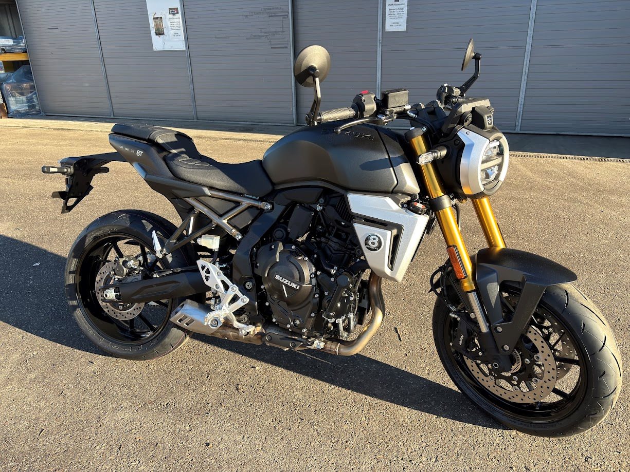 Suzuki GSX-8T
