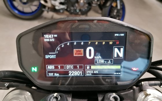 Gebrauchtmotorrad Ducati Monster 821 Stealth - Bild 10