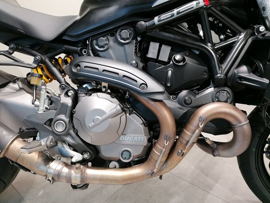 Ducati Monster 821 Stealth (schwarz) - Bild 4