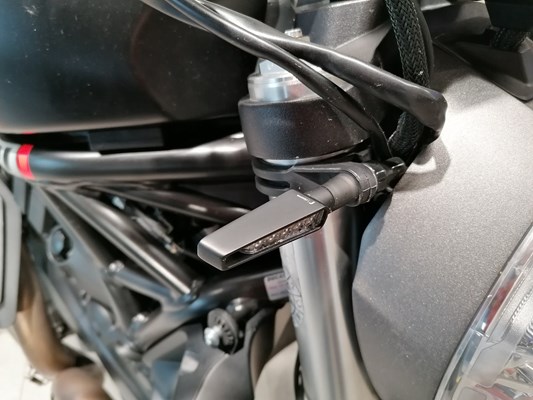Ducati Monster 821 Stealth (schwarz) - Bild 5