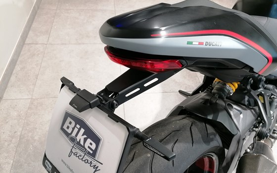 Gebrauchtmotorrad Ducati Monster 821 Stealth - Bild 6
