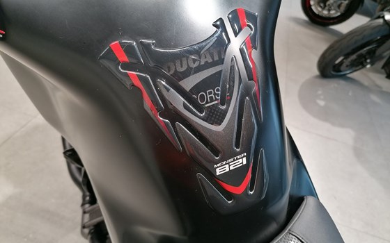 Gebrauchtmotorrad Ducati Monster 821 Stealth - Bild 7