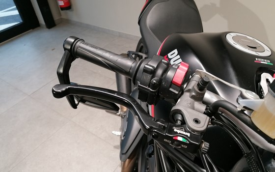 Gebrauchtmotorrad Ducati Monster 821 Stealth - Bild 8