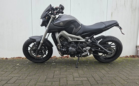 Gebrauchtmotorrad Yamaha MT-09 - Bild 2