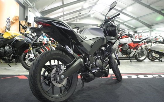 Gebrauchtmotorrad Aprilia Tuono 125 - Bild 7
