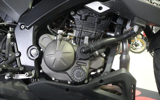 Gebrauchtmotorrad Aprilia Tuono 125 - Bild 8