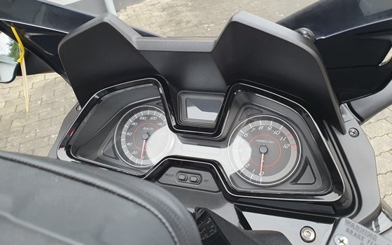 Gebrauchtmotorrad Honda Forza 125 - Bild 10