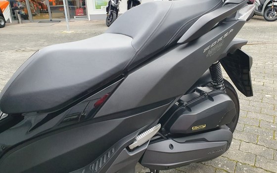 Gebrauchtmotorrad Honda Forza 125 - Bild 17